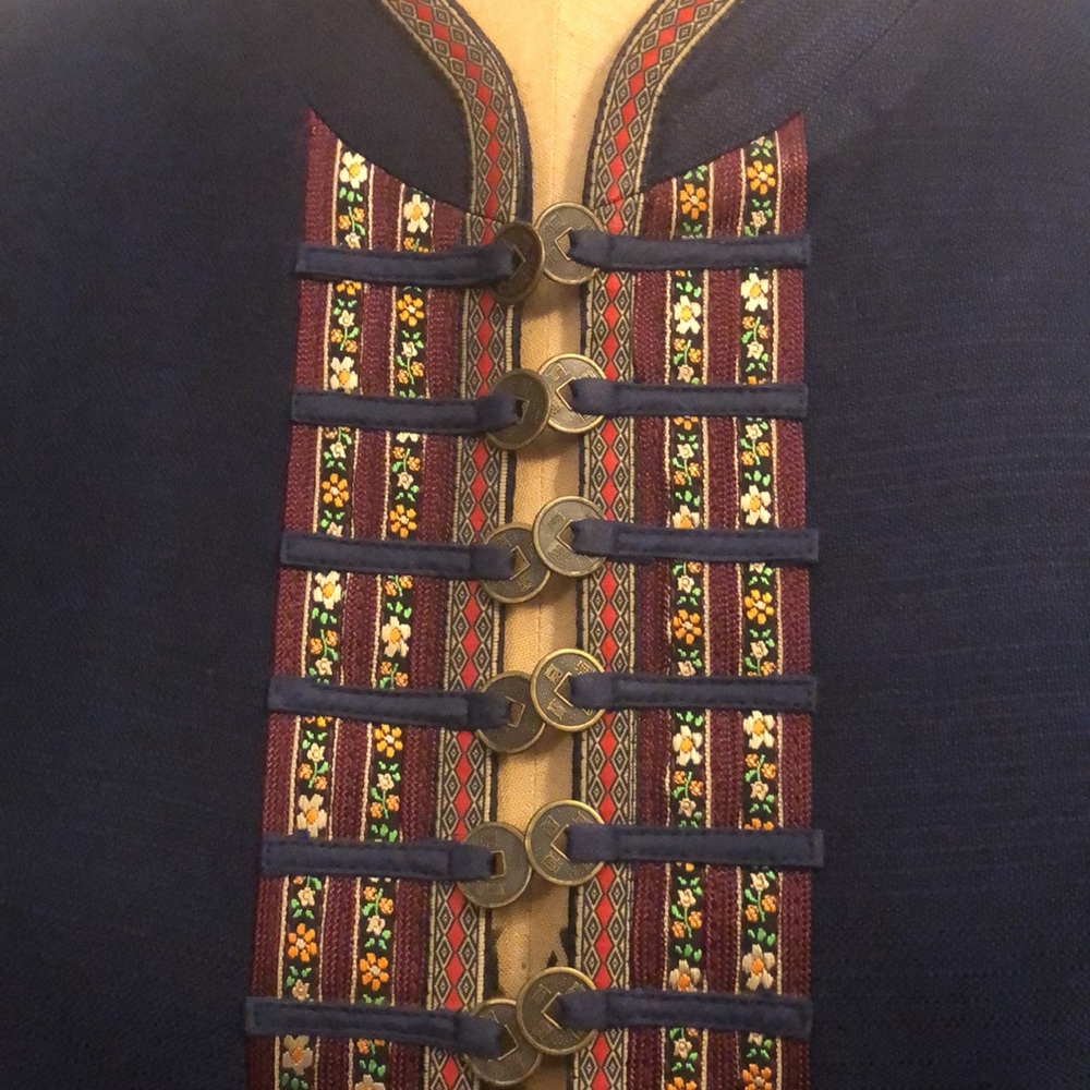 Beautiful!!Embroidered Mandarin Collared Jacket - image 2